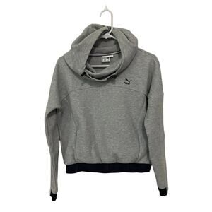 Puma hooded pullover  M